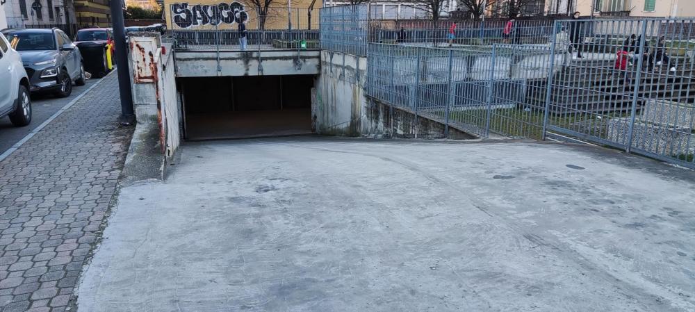 box auto in vendita ad Asti