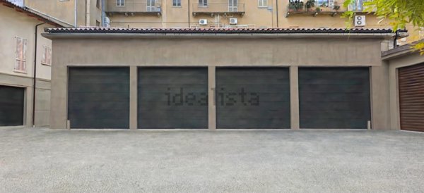 box auto in vendita ad Asti