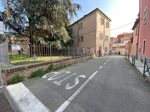 box auto in vendita ad Asti