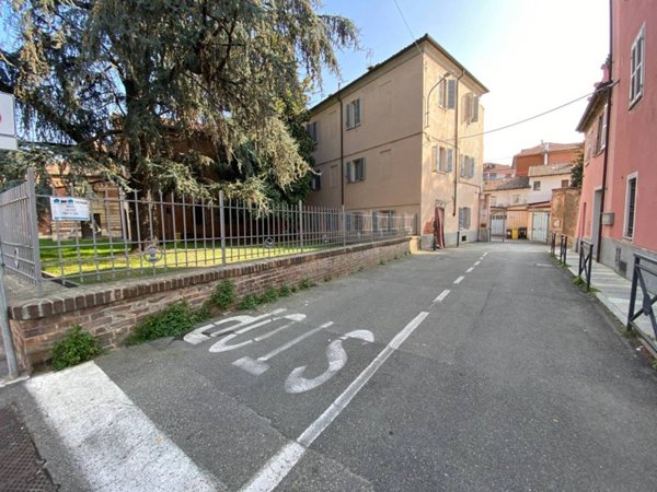 box auto in vendita ad Asti
