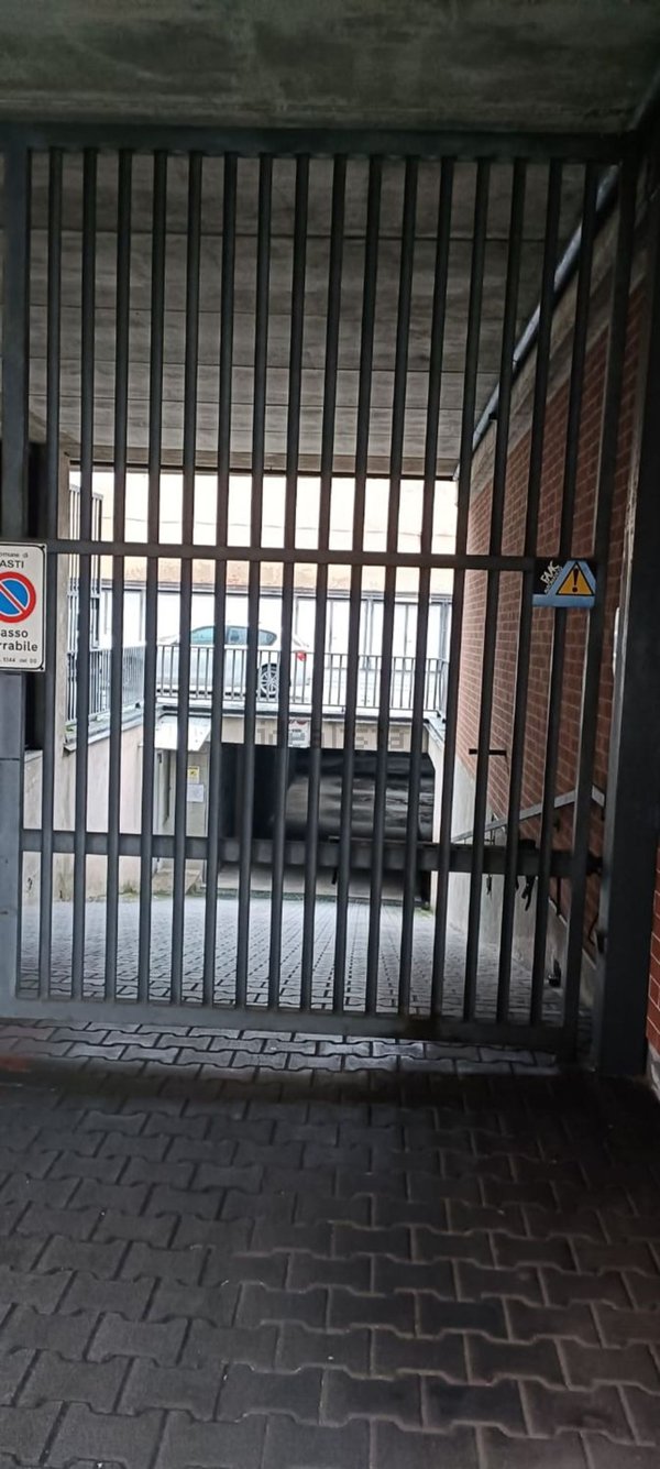 box auto in vendita ad Asti in zona Pilone