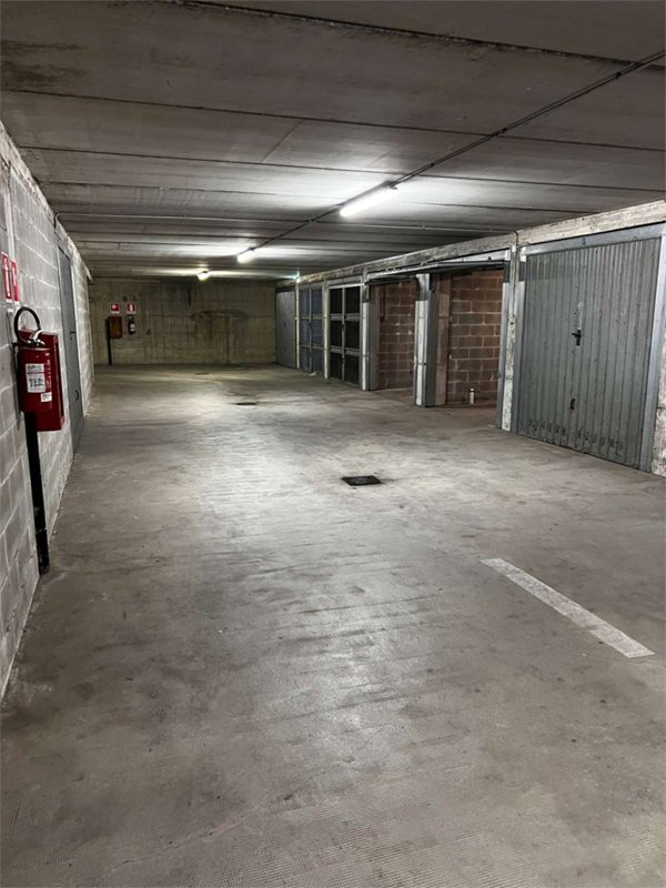 box auto in vendita ad Asti