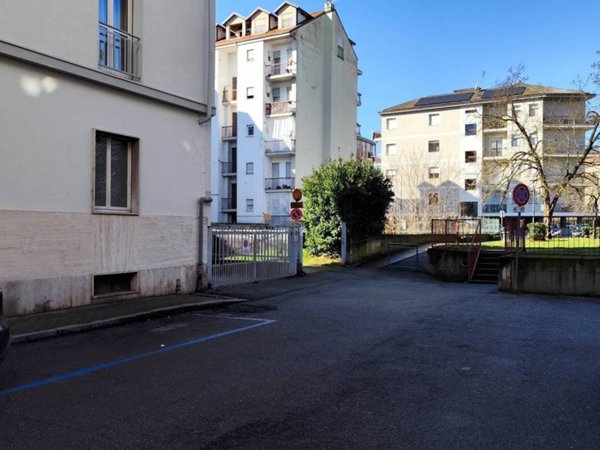box auto in vendita ad Asti