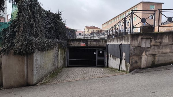 box auto in vendita ad Asti