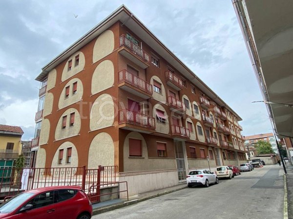 box auto in vendita ad Asti