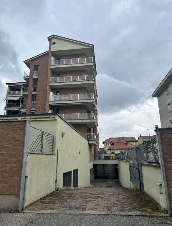 box auto in vendita ad Asti