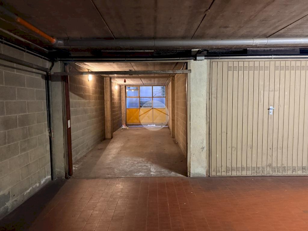 box auto in vendita ad Asti