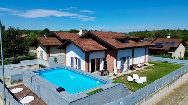 casa indipendente in vendita ad Asti in zona Corso Vittorio Alfieri