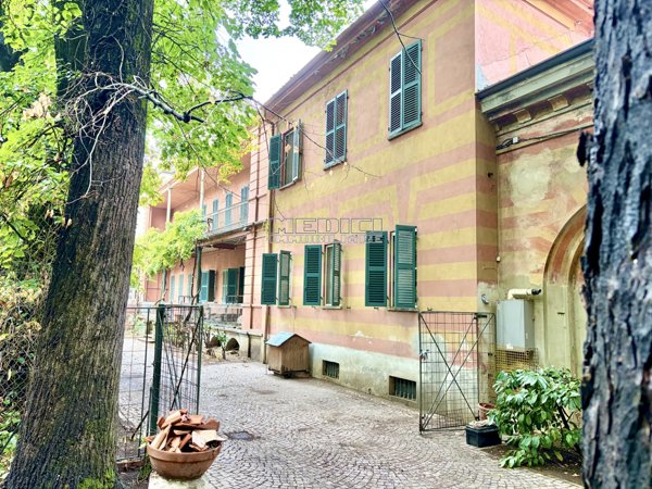 casa indipendente in vendita ad Asti in zona Corso Vittorio Alfieri