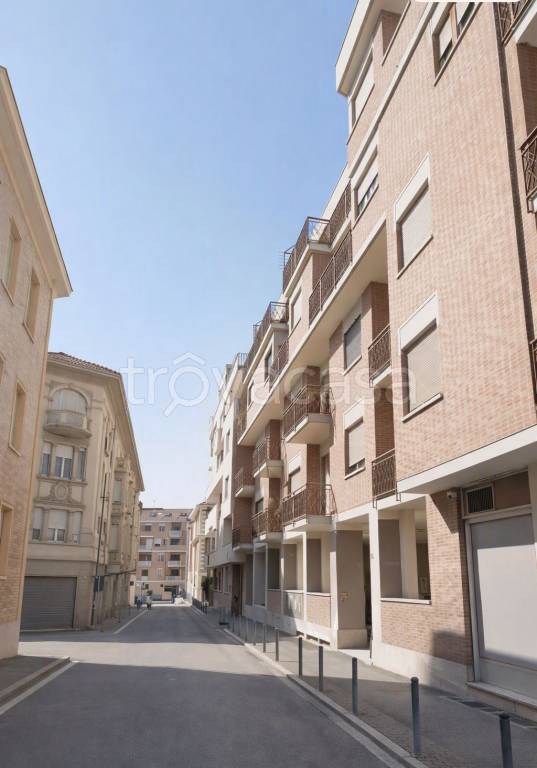 appartamento in vendita ad Asti in zona Corso Dante