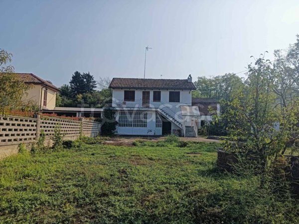 casa indipendente in vendita ad Asti in zona Pontesuero