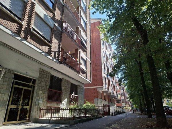 appartamento in vendita ad Asti in zona Corso Dante