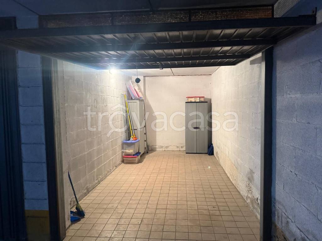 box auto in vendita ad Asti