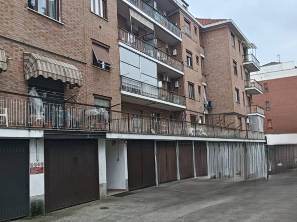 box auto in vendita ad Asti in zona Corso Dante
