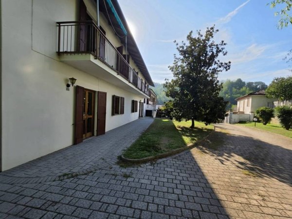 casa indipendente in vendita ad Asti in zona Valenzani