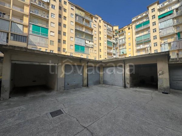 box auto in vendita ad Asti