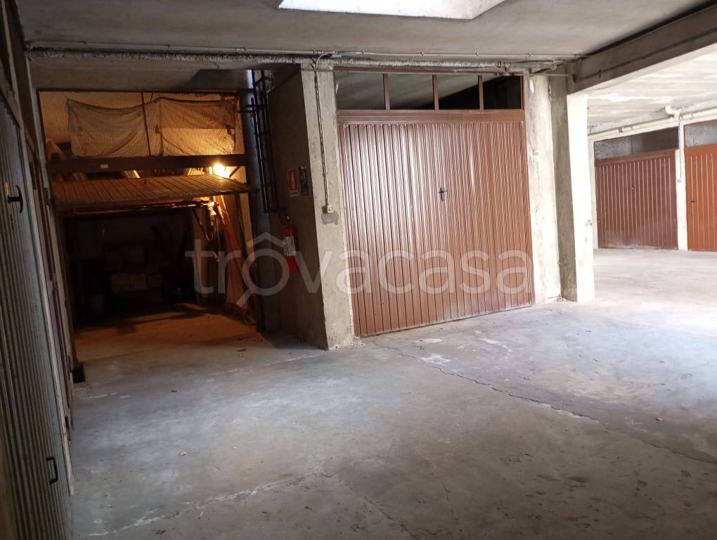 box auto in vendita ad Asti