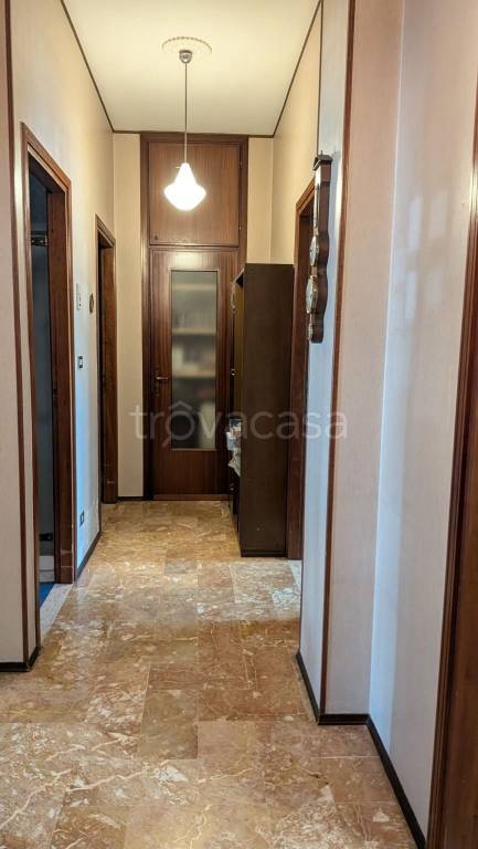 appartamento in vendita ad Asti in zona Pilone