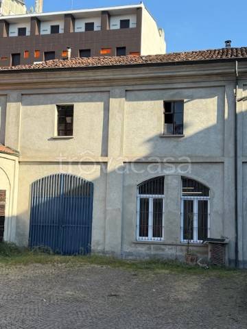 appartamento in vendita ad Asti in zona Corso Vittorio Alfieri