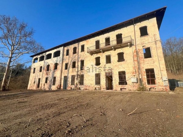 casale in vendita ad Asti in zona Castiglione
