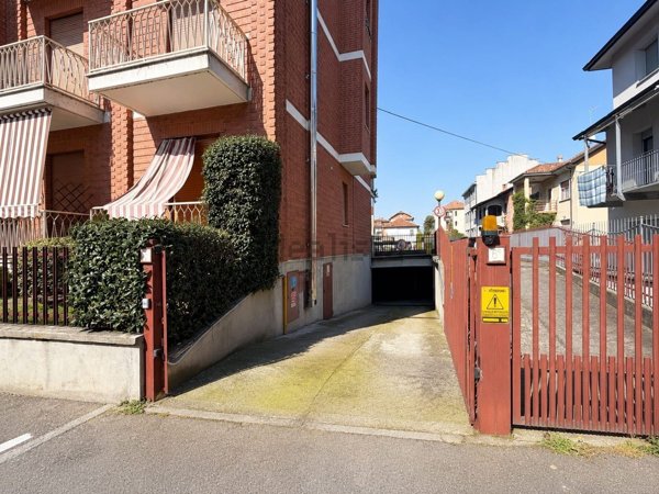 box auto in vendita ad Asti