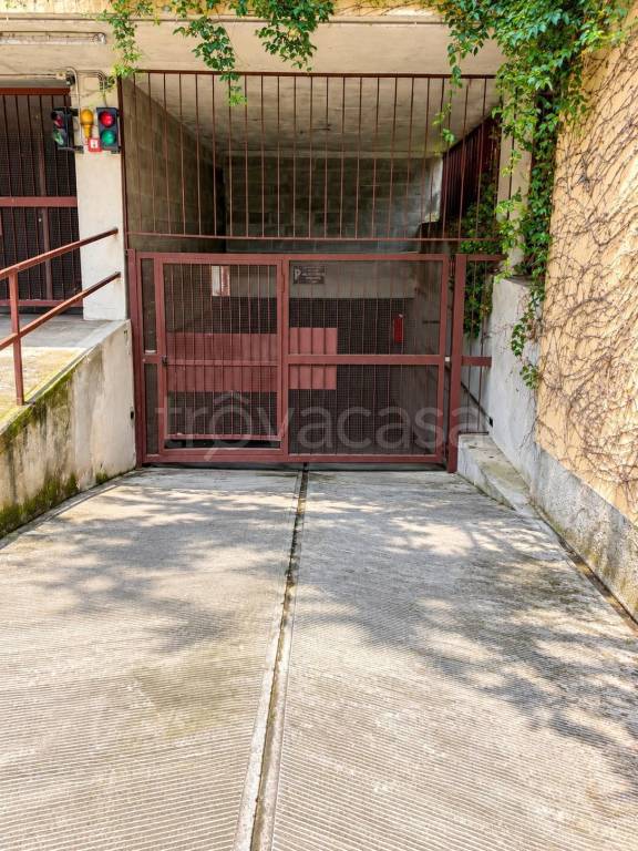 box auto in vendita ad Asti