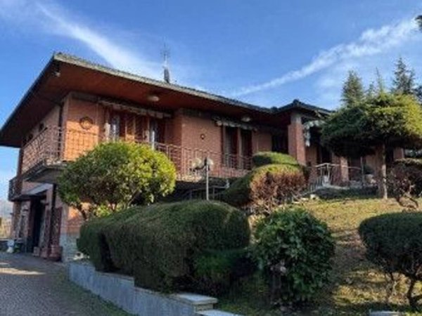casa indipendente in vendita ad Asti in zona Trincere