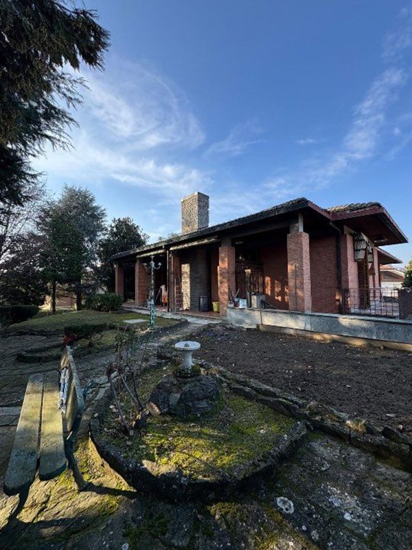 casa indipendente in vendita ad Asti