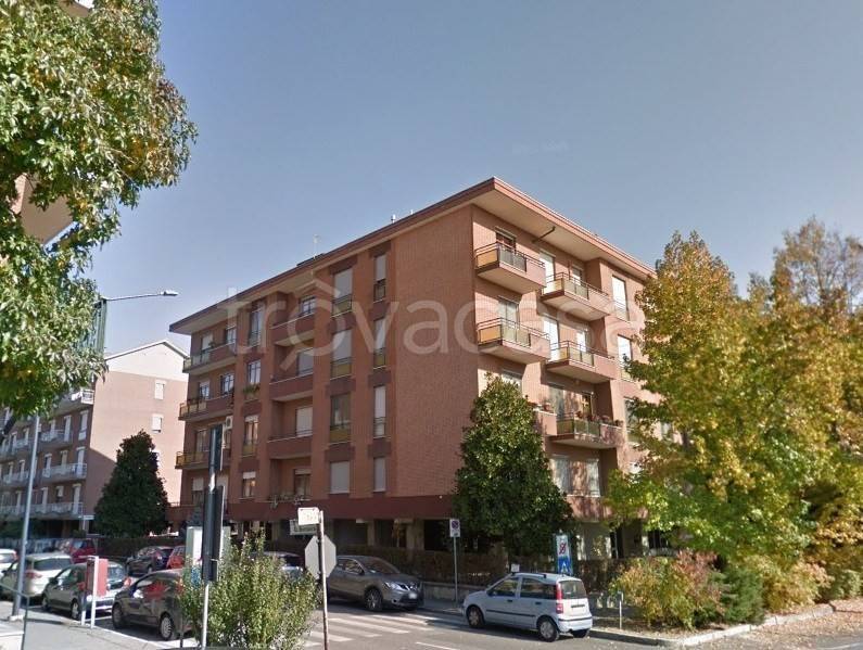 appartamento in vendita ad Asti in zona Corso Dante