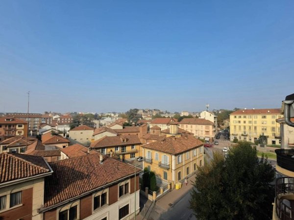 appartamento in vendita ad Asti in zona Pilone