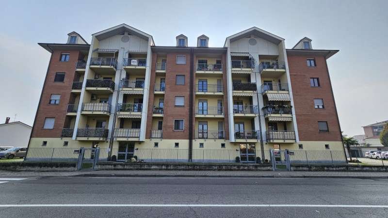 appartamento in vendita ad Asti in zona Rioscone