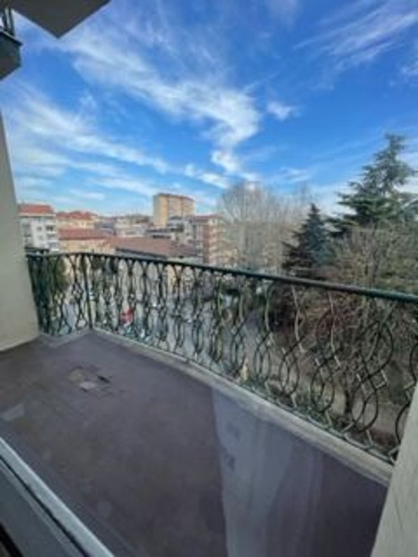 appartamento in vendita ad Asti in zona Corso Dante