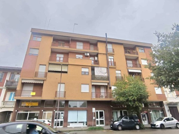 box auto in vendita ad Asti in zona Pilone