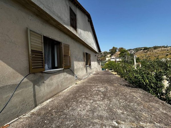 casa indipendente in vendita a Sant'Ilario dello Ionio