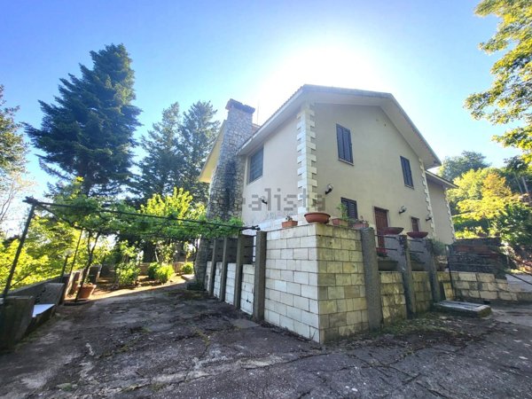 casa indipendente in vendita a Santo Stefano in Aspromonte in zona Gambarie