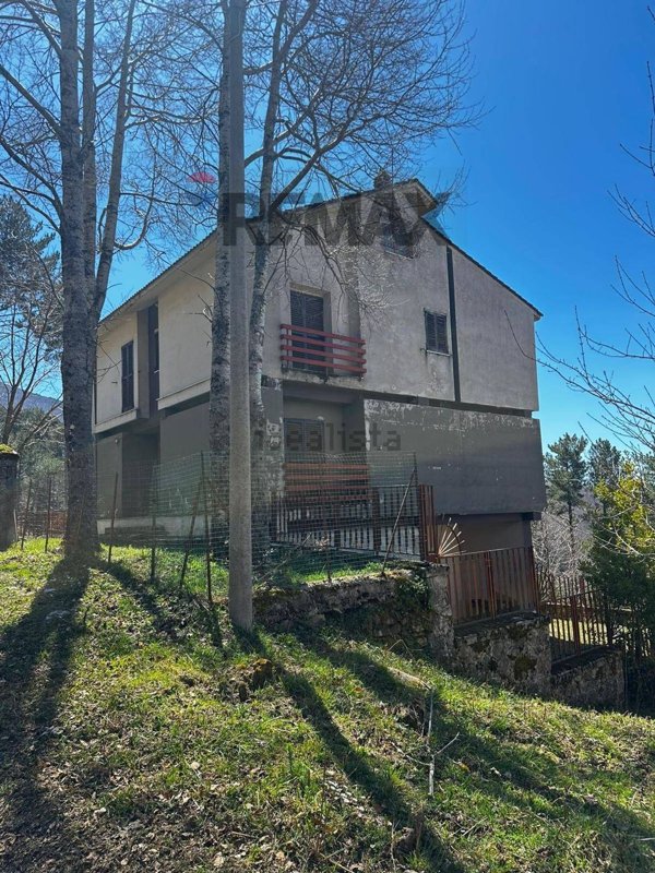 casa indipendente in vendita a Santo Stefano in Aspromonte in zona Gambarie