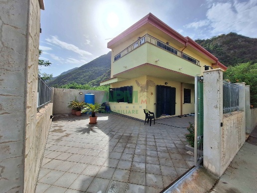 casa indipendente in vendita a Scilla
