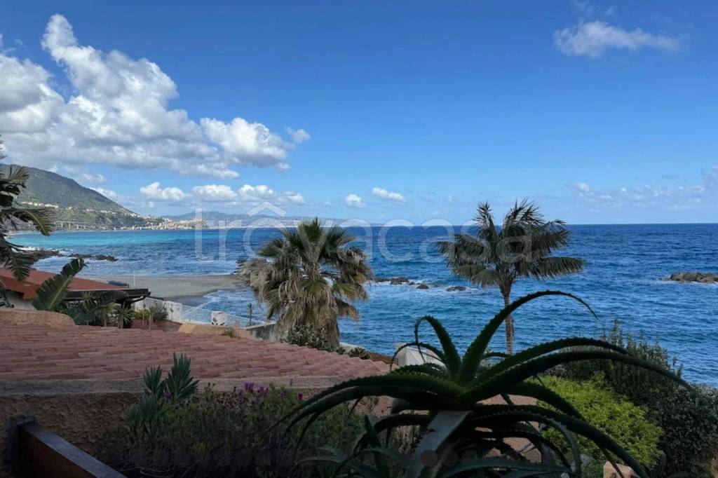 casa indipendente in vendita a Scilla