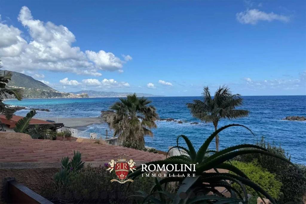 casa indipendente in vendita a Scilla