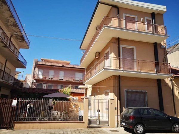 casa indipendente in vendita a Siderno