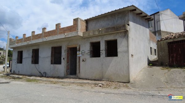 casa indipendente in vendita a Siderno in zona Garino