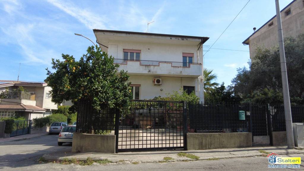 casa indipendente in vendita a Siderno
