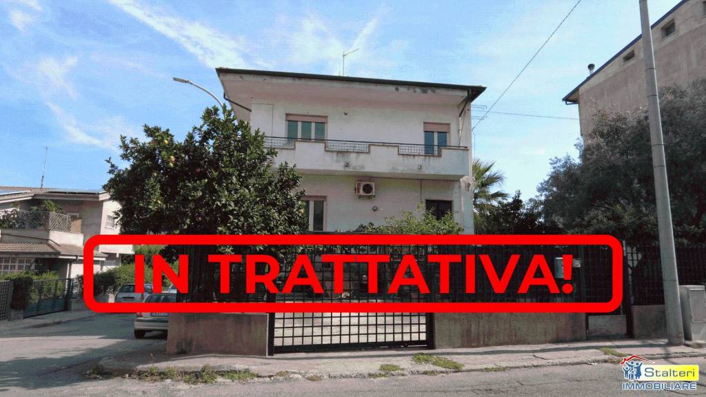 casa indipendente in vendita a Siderno