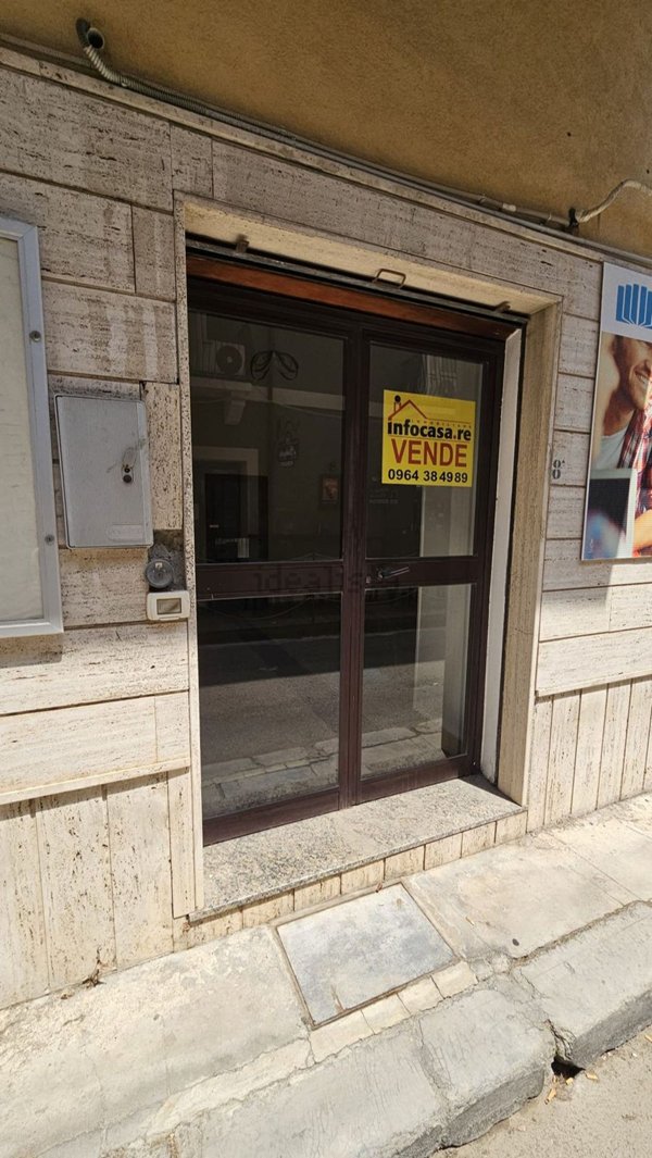locale commerciale in vendita a Siderno