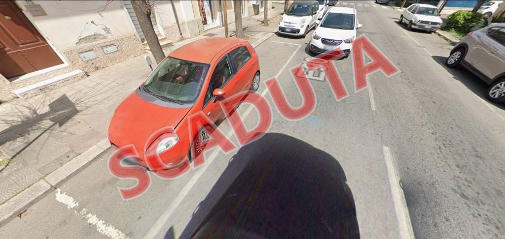 locale commerciale in vendita a Siderno