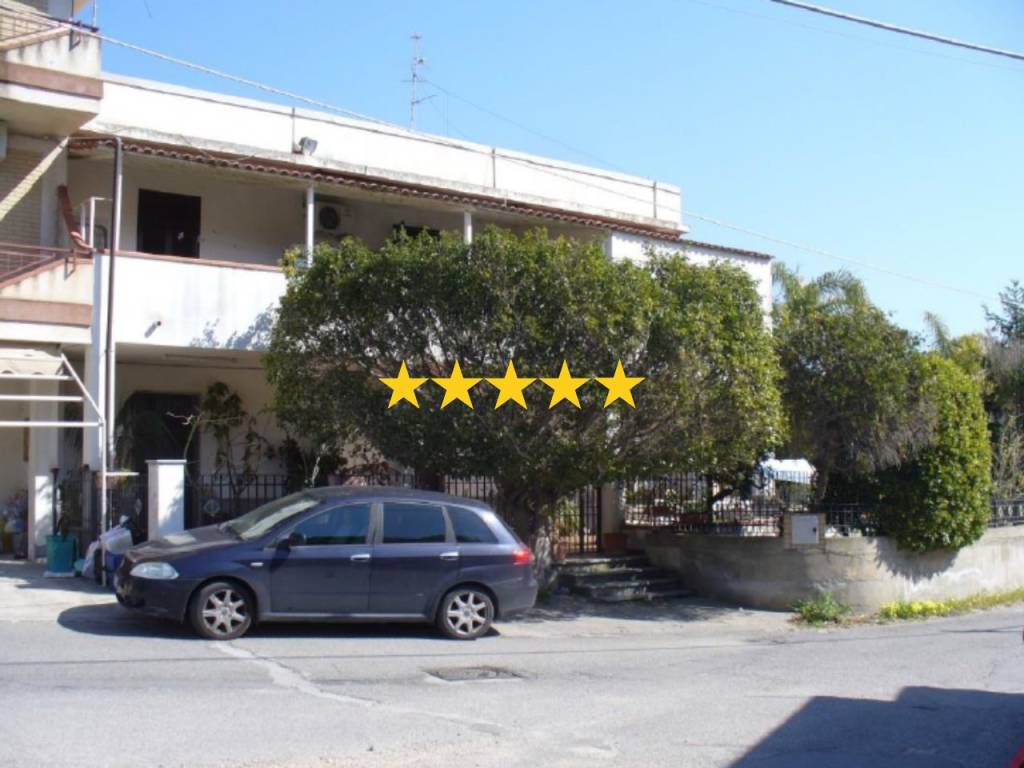 casa indipendente in vendita a Siderno