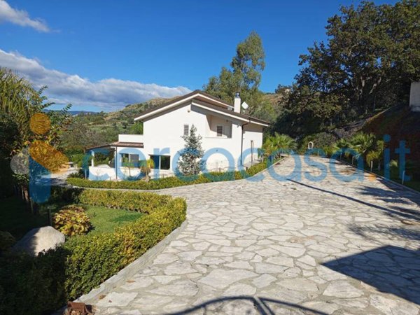 casa indipendente in vendita a Siderno