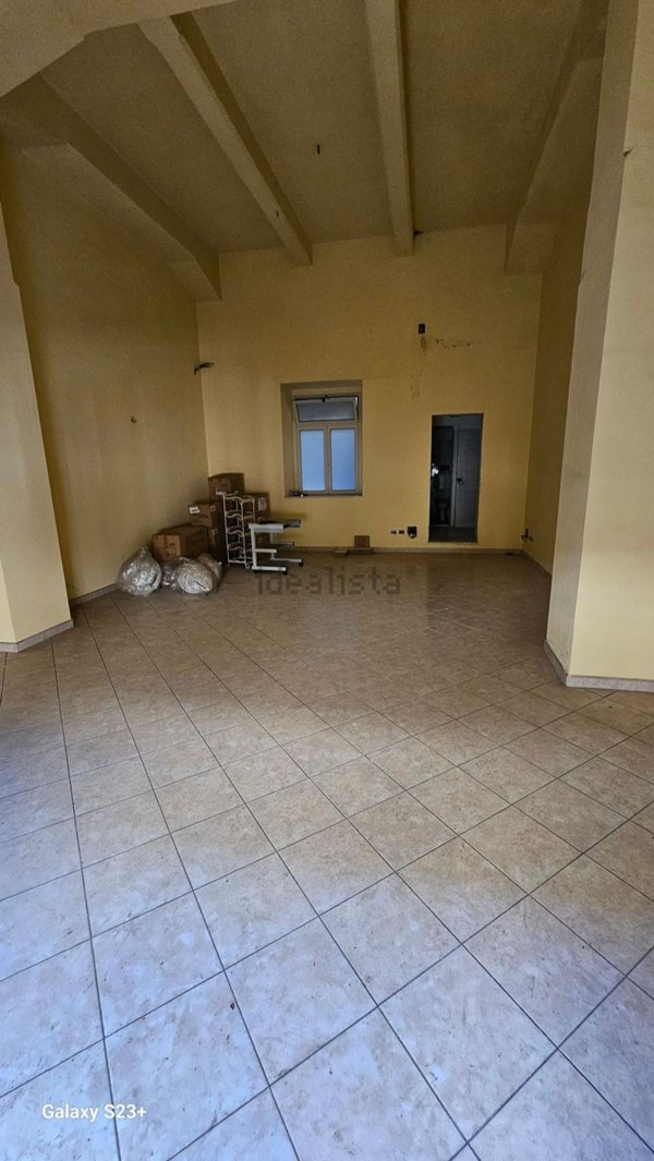 locale commerciale in vendita a Siderno
