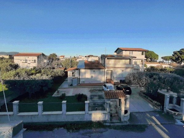 casa indipendente in vendita a Siderno