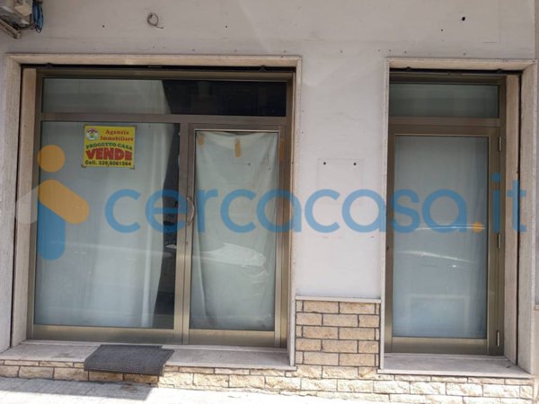 negozio in vendita a Siderno